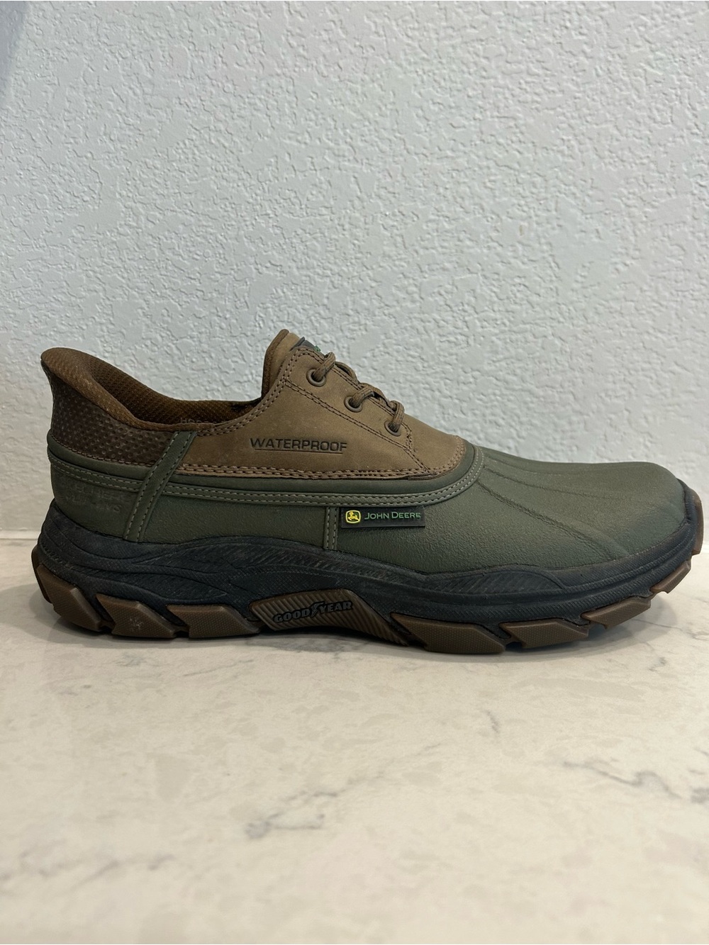 Waterproof Men's Slip-On Shoe — Green/Brown